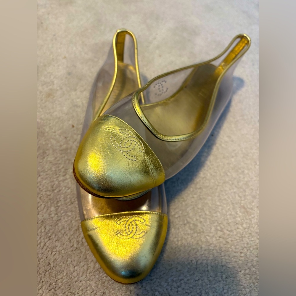 CHANEL Gold Lame Leather Transparent Cap Toe Ballet Flats - size 8.5